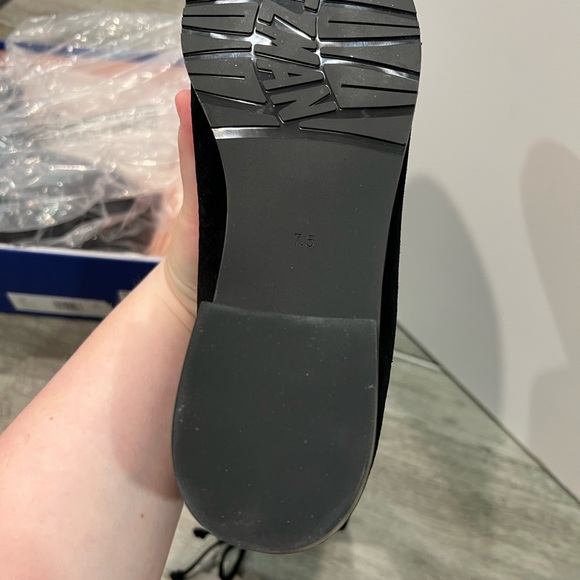 Stuart Weitzman
Women's Black Lilene Tall Boots NEVER WORN!!! - Picture 4 of 7